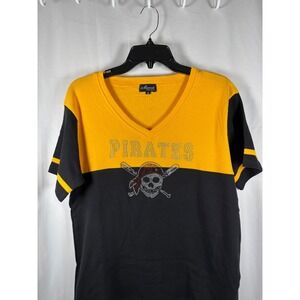 Marvel Fashions Pirates Skull Rhinestone V-Neck T-Shirt Yellow Black Medium